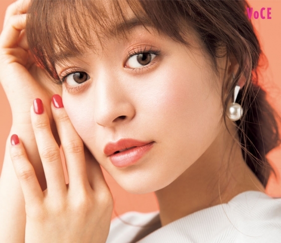 イエベさんが得意なオレンジ系は【コーラルオレンジ】でヘルシーな【美人唇】