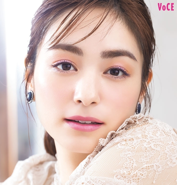 人気ヘアメイク【長井かおり】はなぜすごい?「好感度メイクの秘密」を徹底解剖!