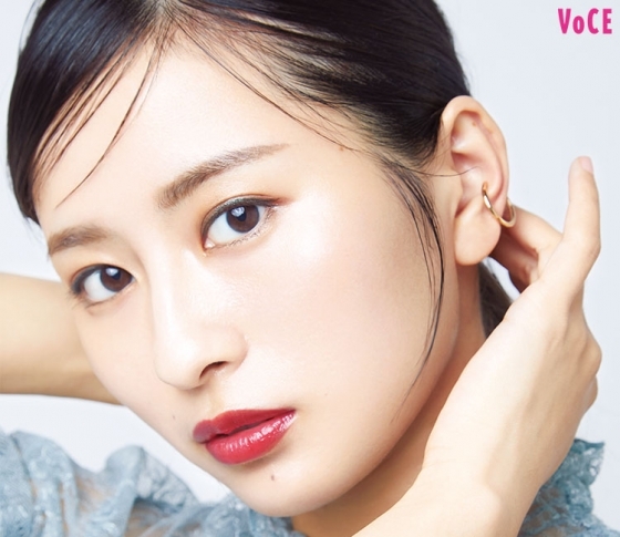 ヘアメイク・河北裕介の【ブルベ】メイクレッスン|【シックな赤リップ】で美肌が叶う!