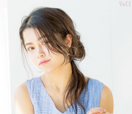 チラリズムな片寄せ♡ 男心をくすぐるヘアアレンジ