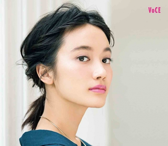 髪を洗えなかった日のヘアアレンジは……ねじりまとめ髪!【オイリーな髪を有効活用しちゃおう!】