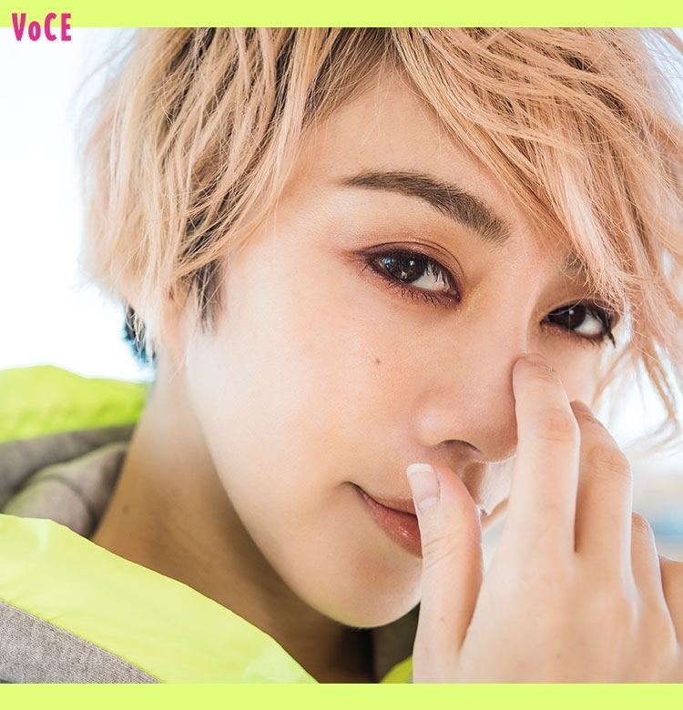 【美弥るりか】元宝塚歌劇団男役スターのセルフメイク&自腹買いコスメ大公開!|【VOCE♡宝塚】タカラジェンヌOGのビューティトーク