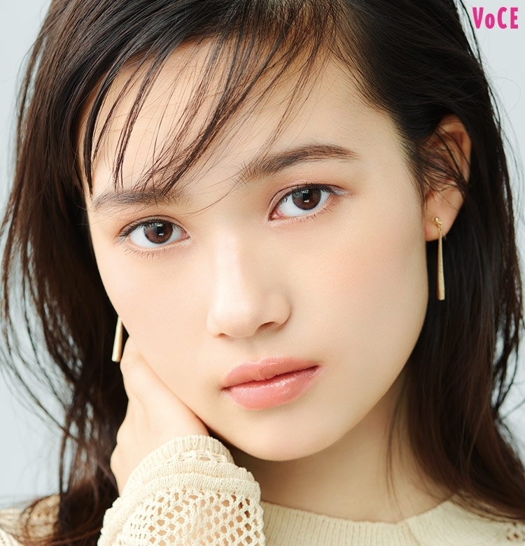 秋旬【くすませカラー】が映える!【白アイライナー】で透明感を演出するテク