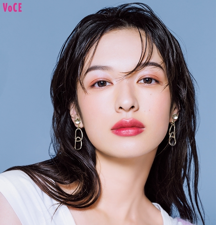 透け赤がキーワード!林由香里さん発、【春新色】で大人っぽい美女顔!|セルヴォーク、スックetc.