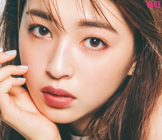 イガリシノブさんの「整形眉」|限りなくスタンダードな「丸みストレート」眉はこう描く!