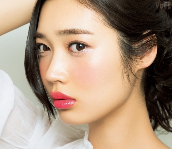 石原さとみリップになれる♥ 大人っぽく攻めるなら!透け赤で色っぽ唇