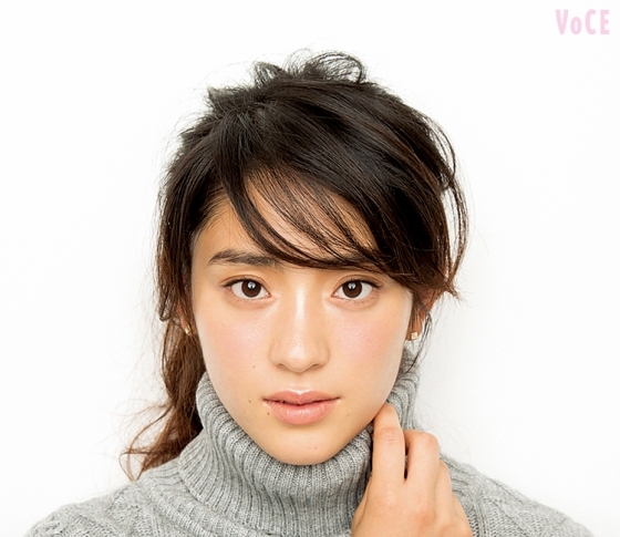 ハイライトで“体温低めなふだん着ツヤ肌”になる プロのワザを紹介!
