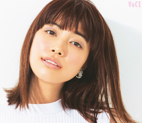 VOCEモデル垣内 彩未のサマーメイク☆二重幅に効かせたブルーがイイ♡