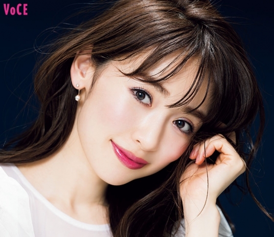 【泉里香】×【George】ベスコス受賞コスメでメイク!|CHANEL・Dior・ローラメルシエ・ジル