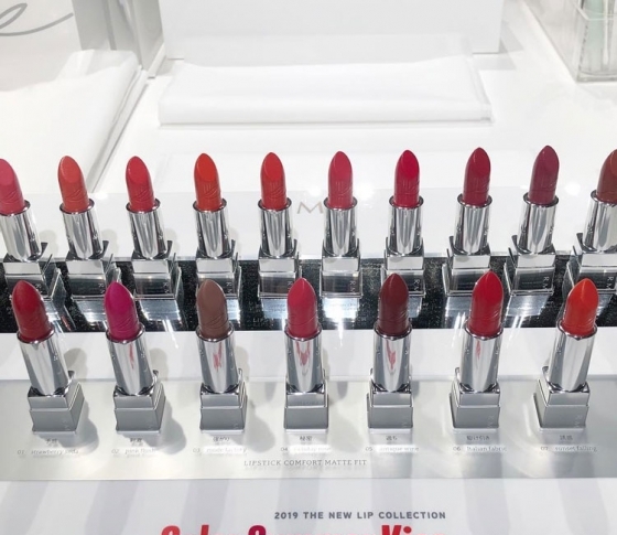 【2019年夏新色 RMK】ツヤ? マット? どちらにする?【RMKの夏リップはマストバイ!】
