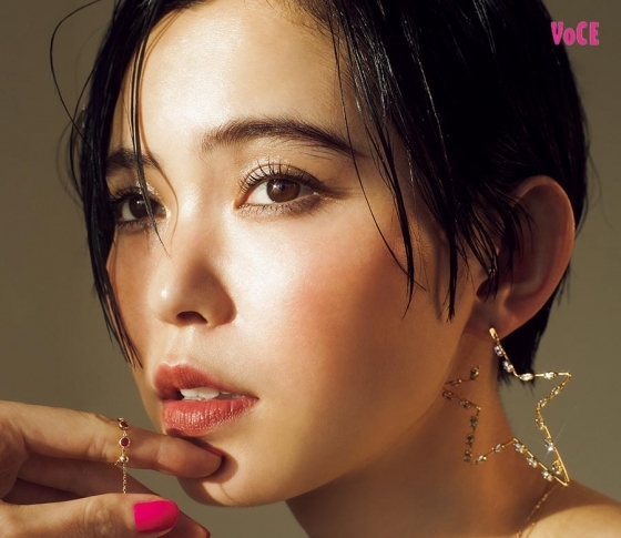ヘアメイク岡田知子の「夕日色リゾートメイク」【春の狙い撃ちコスメ】