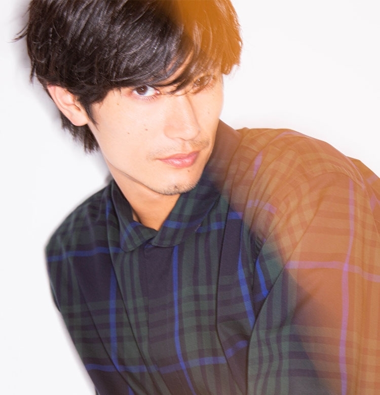 俳優や歌手として大活躍中の【三浦春馬】さん。つい妄想が炸裂!?してしまう理想の女性との出会い方は……【VOCE♡YOU】Vol.17