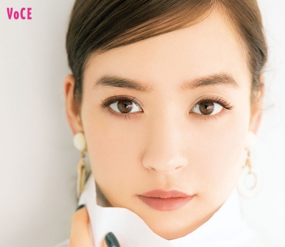 【華顔さんにヘアメイク中山友恵がレクチャー】派手顔さんがブラウンアイメイクでアカ抜ける方法