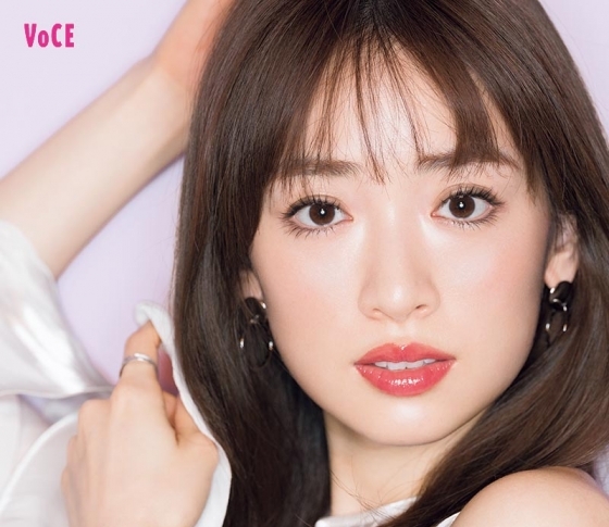 【泉里香】いつもと違うクールなメイクも【ベスコス】なら失敗しない!