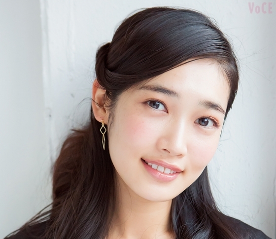 簡単! オフィスに最適♡ 上司にも後輩にも好印象な“82ヘア”4選