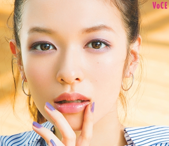 大人のためのメイク論【透け×艶唇】がアラサーの色気に最適!