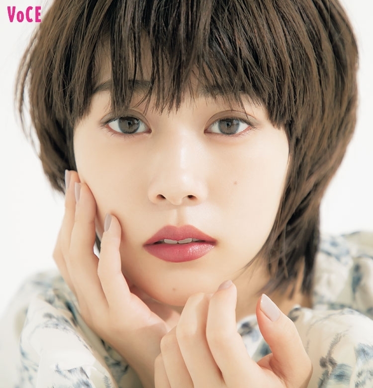 【高畑充希】がVOCE表紙に初登場!「自分らしさの貫き方」を語る
