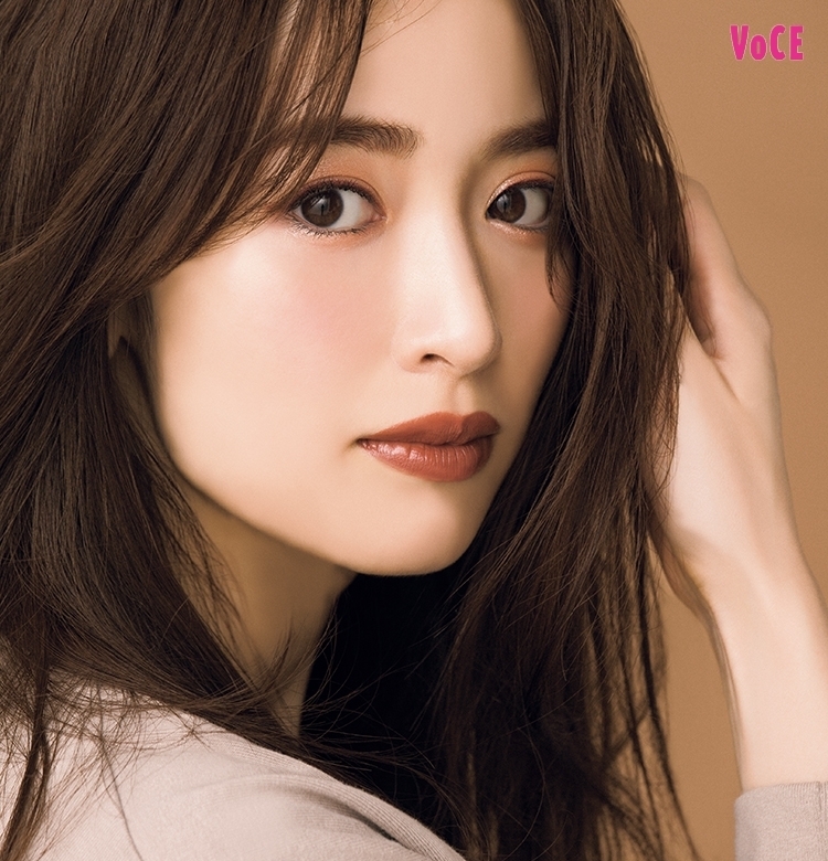 2019年下半期ベストコスメ|【泉里香×AYA】レッド×ブラウンで最旬美人顔メイク