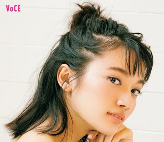 【ゴム1本ヘアアレンジ】食事の時の可愛い無防備ヘアアレンジ【デートの必殺テク】
