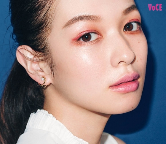 【本日発売】ヴィセの限定コスメがかわいすぎる! ヘアメイク岡田知子さん発・「プレイフルな冬顔」