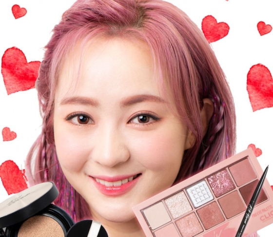 会社員 Aちゃんがすっぴんから大変身! 整形級ピンクメイク【人気韓国コスメ紹介】