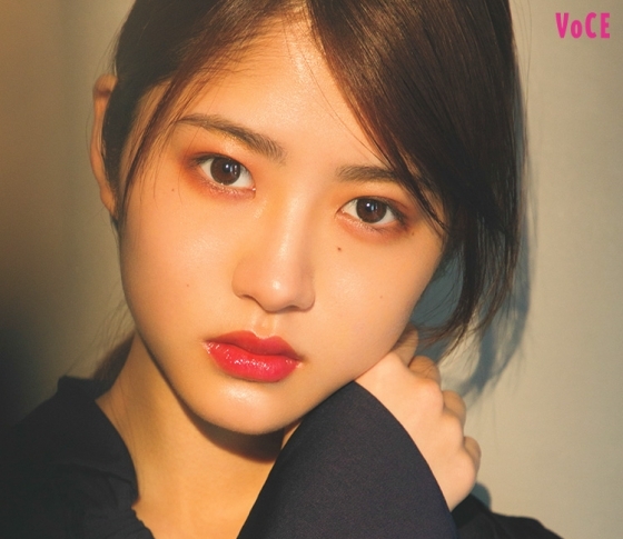 【乃木坂46若月佑美】グレー×赤シャドウで大人セクシーメイク【河北裕介】