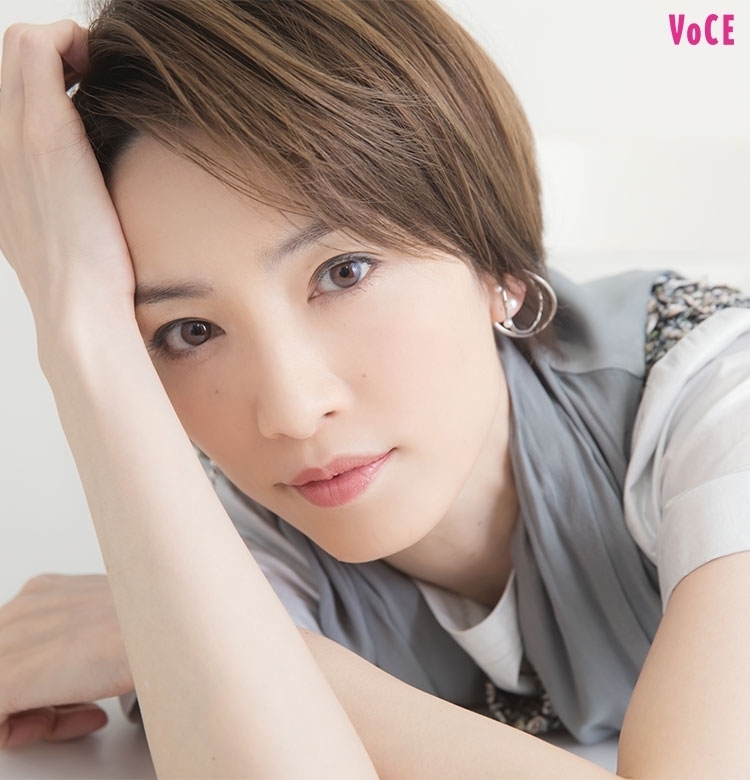 元宝塚歌劇団雪組トップスター【早霧せいな】が、変わらず美しくいられる秘訣|【VOCE♡宝塚】タカラジェンヌOGのビューティトーク