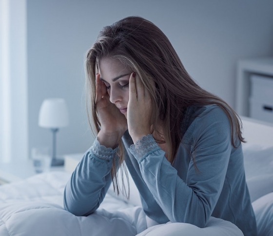 睡眠不足は“肌荒れ”も“食べ過ぎ”も引き起こす!【イケメンドクターの美容論vol.1】