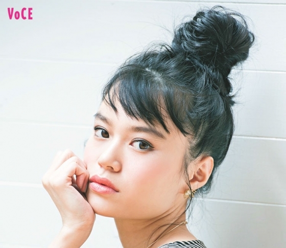 【むくんでる!日のヘアアレンジ】ゴム1本で高めシニヨン=リフトアップ