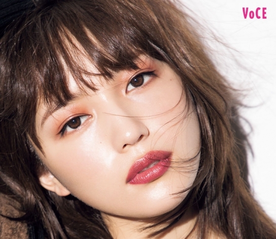 【川口春奈×河北裕介】旬のタッグでレッドブラウンリップメイクに挑戦!