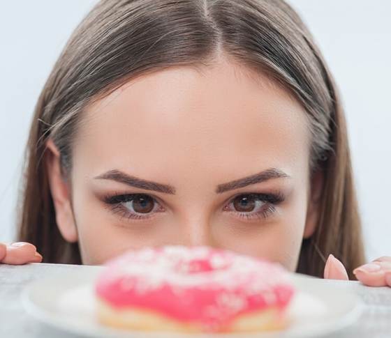 もう我慢しない!食欲を自然に抑えられる3つの方法で痩せる