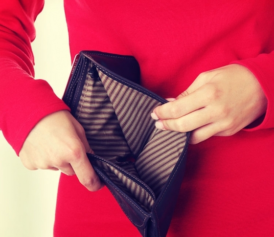 【貯金できない女子あるある】プチ贅沢で金欠になるワケ