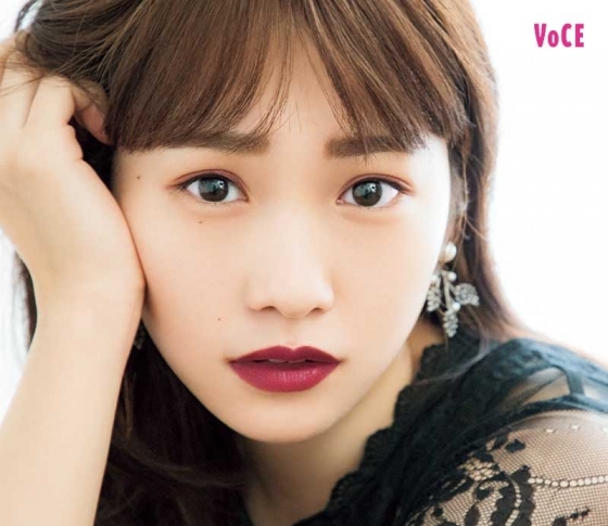 【河北裕介×川栄李奈】ベリーレッドのリップで大人の色気