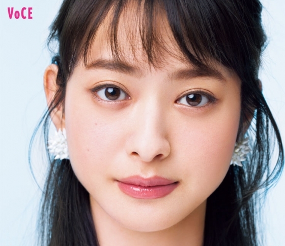【落ちないブラウンアイライナー】でつくる、知性と女性らしさを両立するまなざし