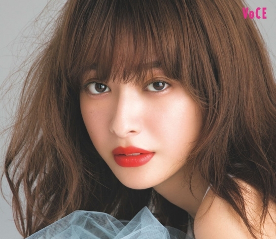 【ヘアメイク河北裕介さんがレクチャー】オレンジリップの目元は何が正解!?