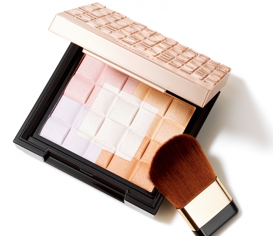 美しさに差をつける♥ 使いやすいフェイスカラー登場!