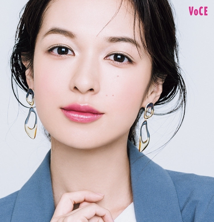 林由香里さんプレゼンツ! スモーキーEYEでつくる冬の【ひんやり美人メイク】