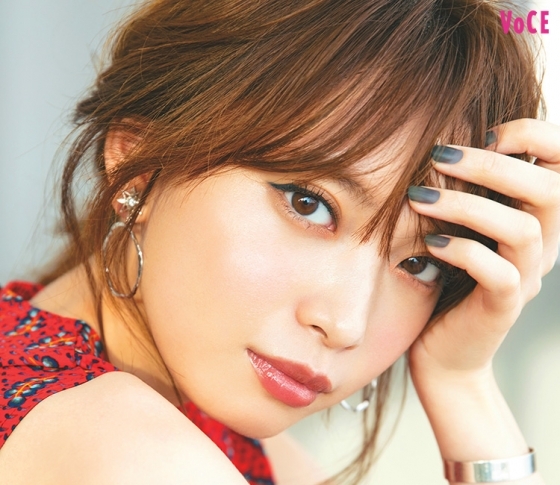 【宮田聡子の夏メイク】グリーン×オレンジで大人の色遊びでいきます!