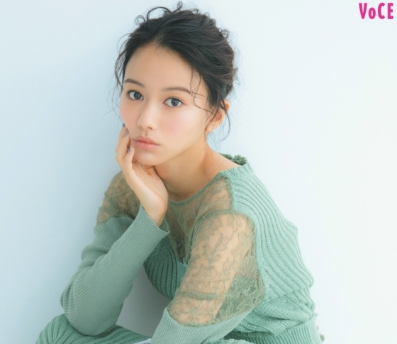 注目の若手女優【山本舞香】|速攻、毛穴レス肌になれる炭酸ミストって?