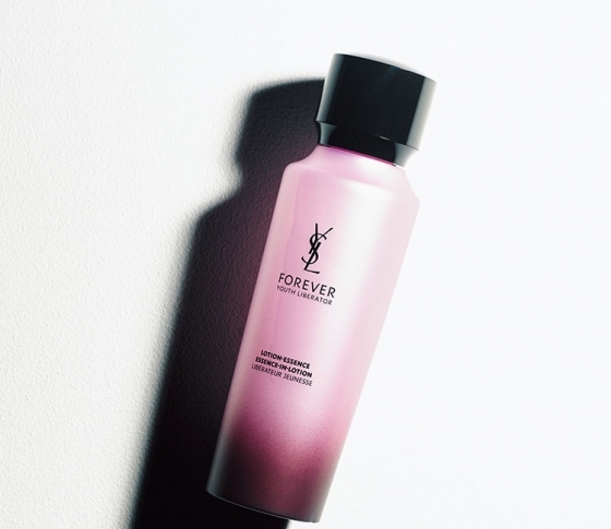 読者が選ぶコスメランキング・化粧水NO.1はYSL!