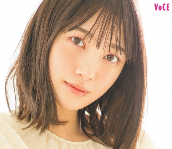 【乃木坂46堀未央奈】上気レッドのワントーンメイクで優しげなモテ顔に!