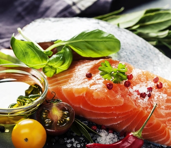 認知症を防ぐための生活習慣【食べるべき食品、避けるべき食品】