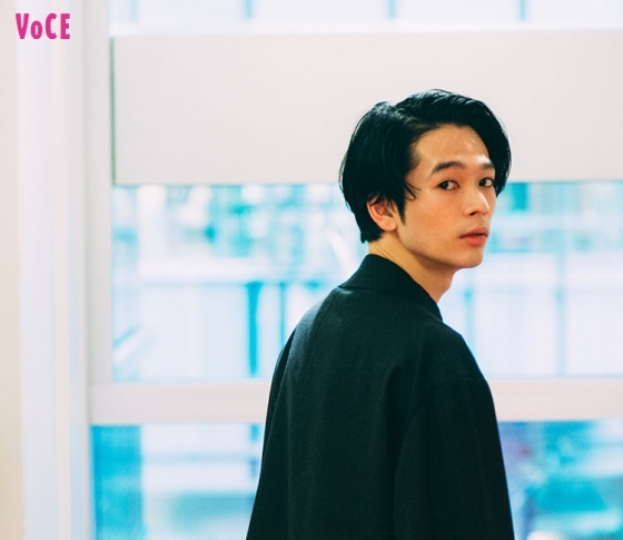 話題作に続々出演中! いま一番気になる若手俳優・岩井拳士朗さんが愛情を注ぐもの、それは……!?【VOCE♡YOU】Vol.5