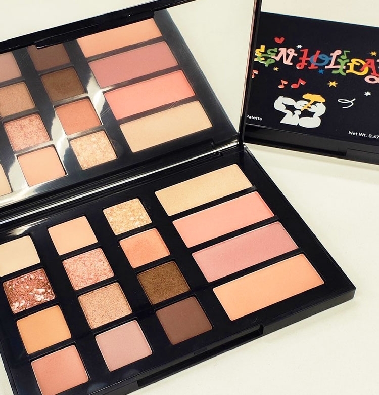 【クリスマスコフレ2019 イニスフリー】本日発売! ワクワクするデザインのマルチパレットは必見♡