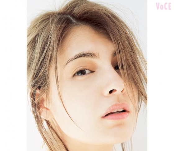 最強ツヤっぽガール・マギーが
「VOCEの表紙になる」宣言