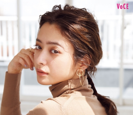 【ヘアアレンジ】ちょっとモードに決めたい日はタイトポニー