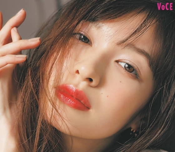 【人気ヘアメイク発】進化形ベリーリップ・ヴェルヴェット質感の赤リップでトレンド顔に!