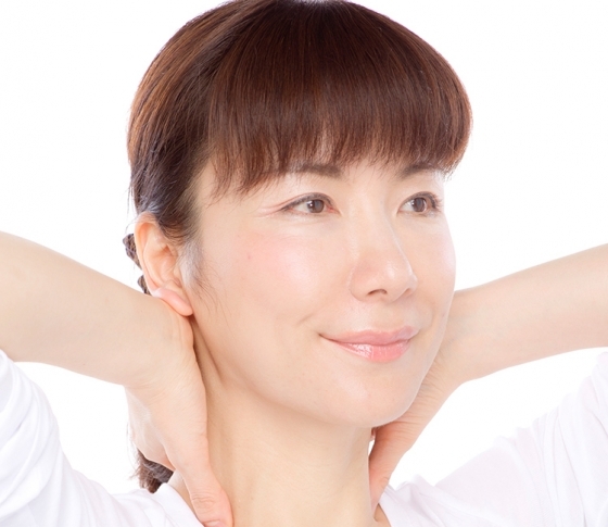 首の太さとシワを解決して、スマート“美ネック”をつくる骨格矯正【ビューティQ&A】