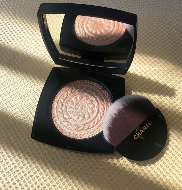 【クリスマスコフレ2019 CHANEL】シャネルの華やかなカラーがホリデーシーズンにぴったり♡