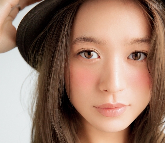 唇から始まる色っぽ顔“ヌーディなベージュで色っぽ唇に♡”